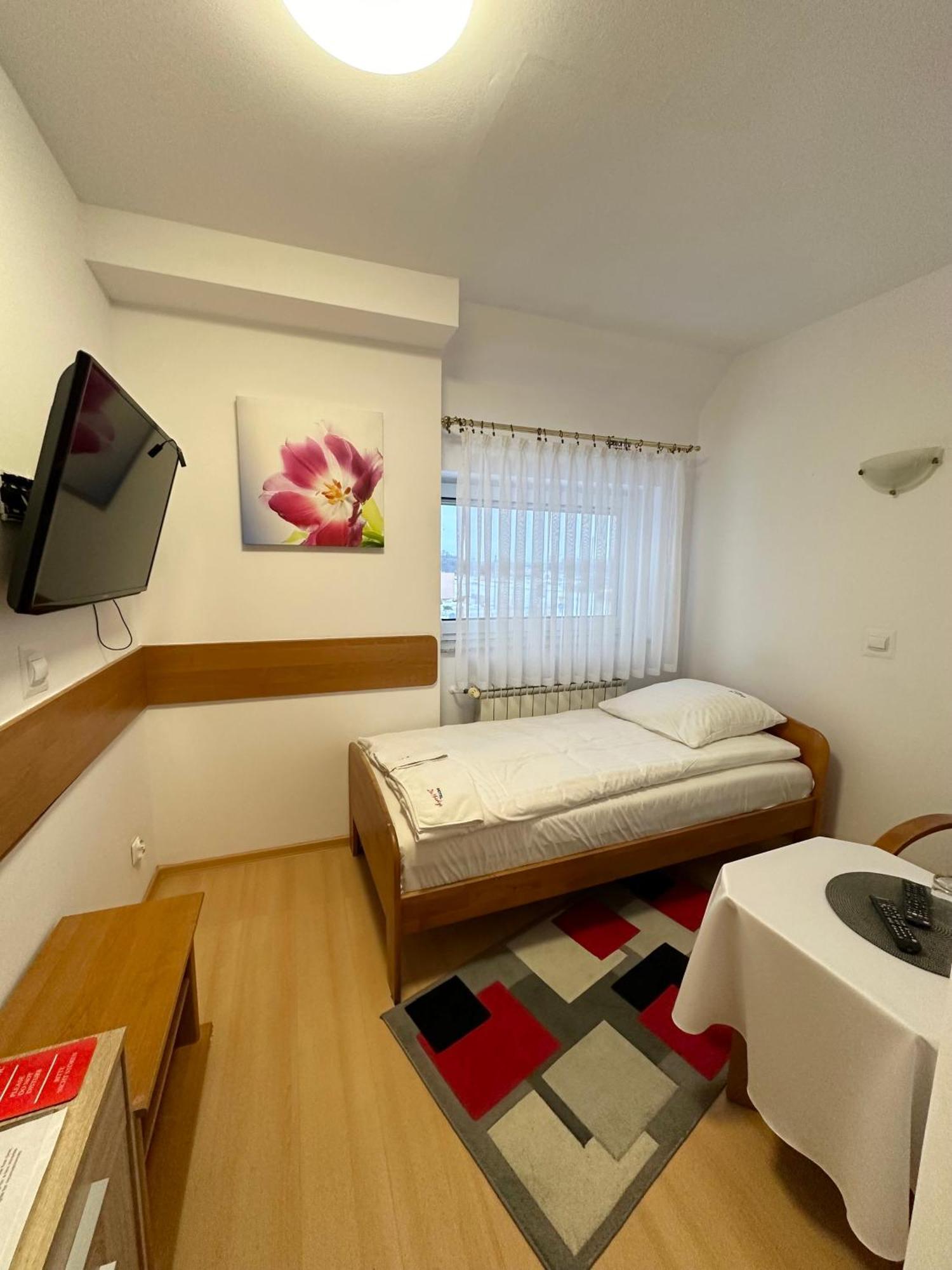 Motel Za Miedza Bralin Exterior foto