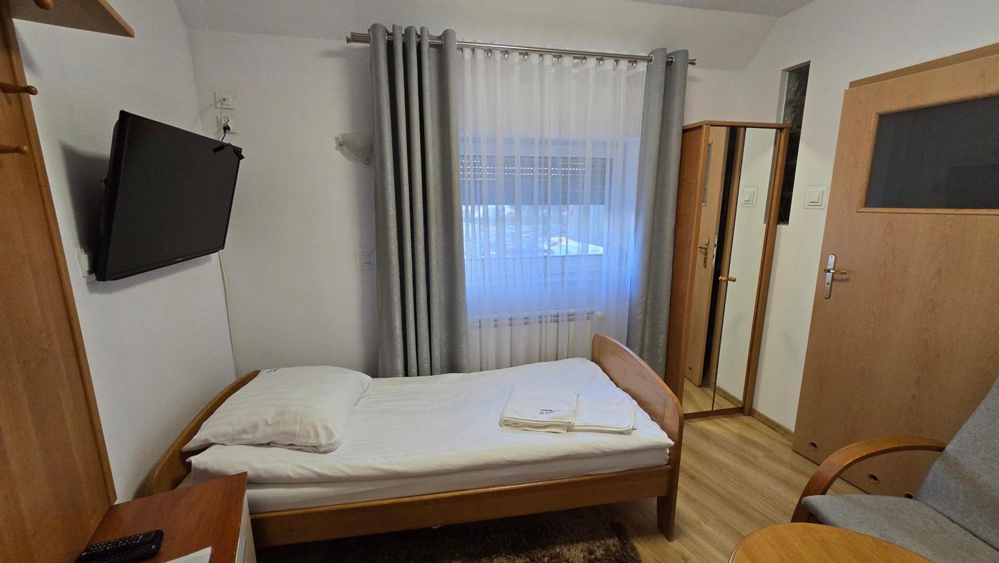 Motel Za Miedza Bralin Exterior foto