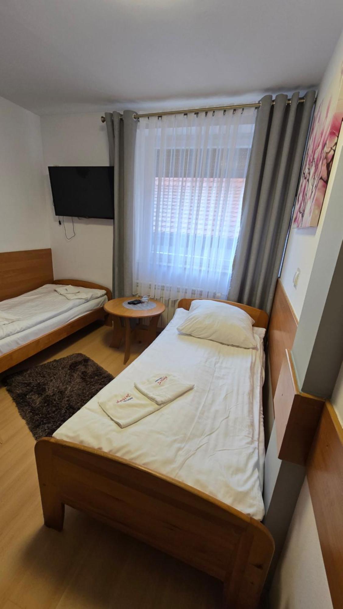Motel Za Miedza Bralin Exterior foto